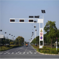 太阳能交通信号灯 一体化监控信号灯杆 悬臂式闯红灯智能信号灯